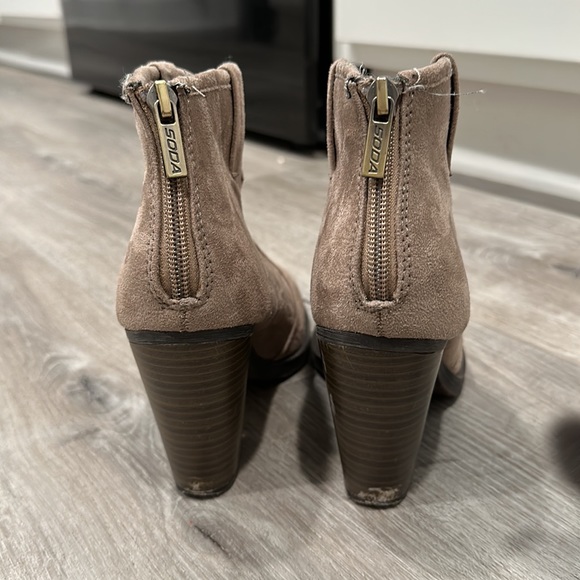 Brown booties - Picture 2 of 2